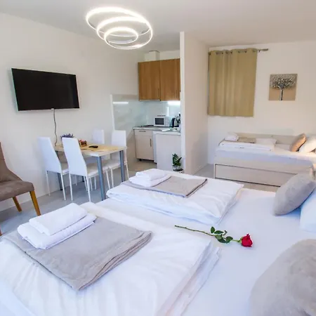 Charm Nest Apartment *