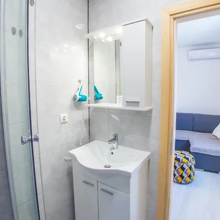 Charm Nest Apartment *